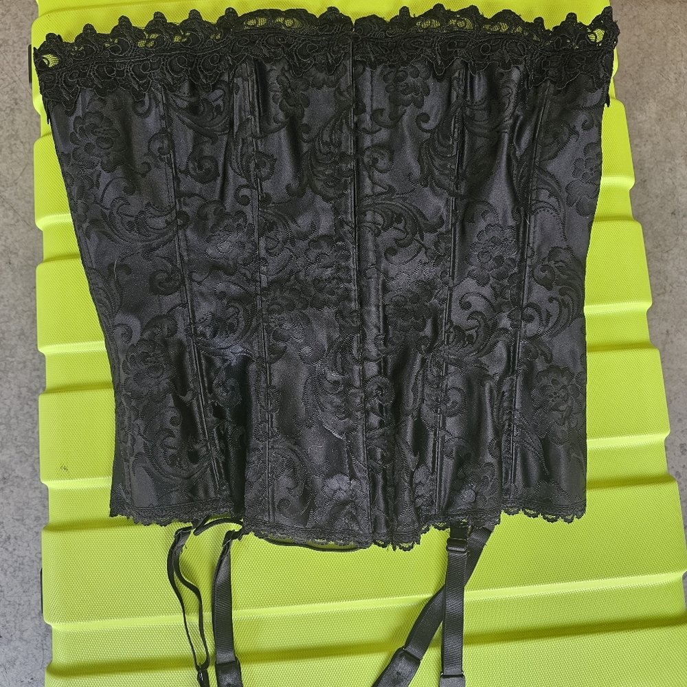 Y2K Vintage Fredricks of Hollywood Black Corset